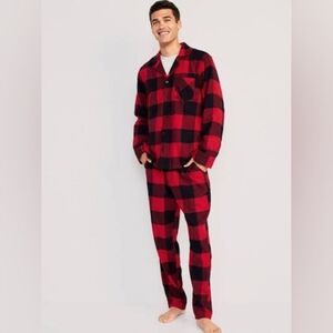 Old Navy Men's Red Plaid Flannel Holiday Pajama Set